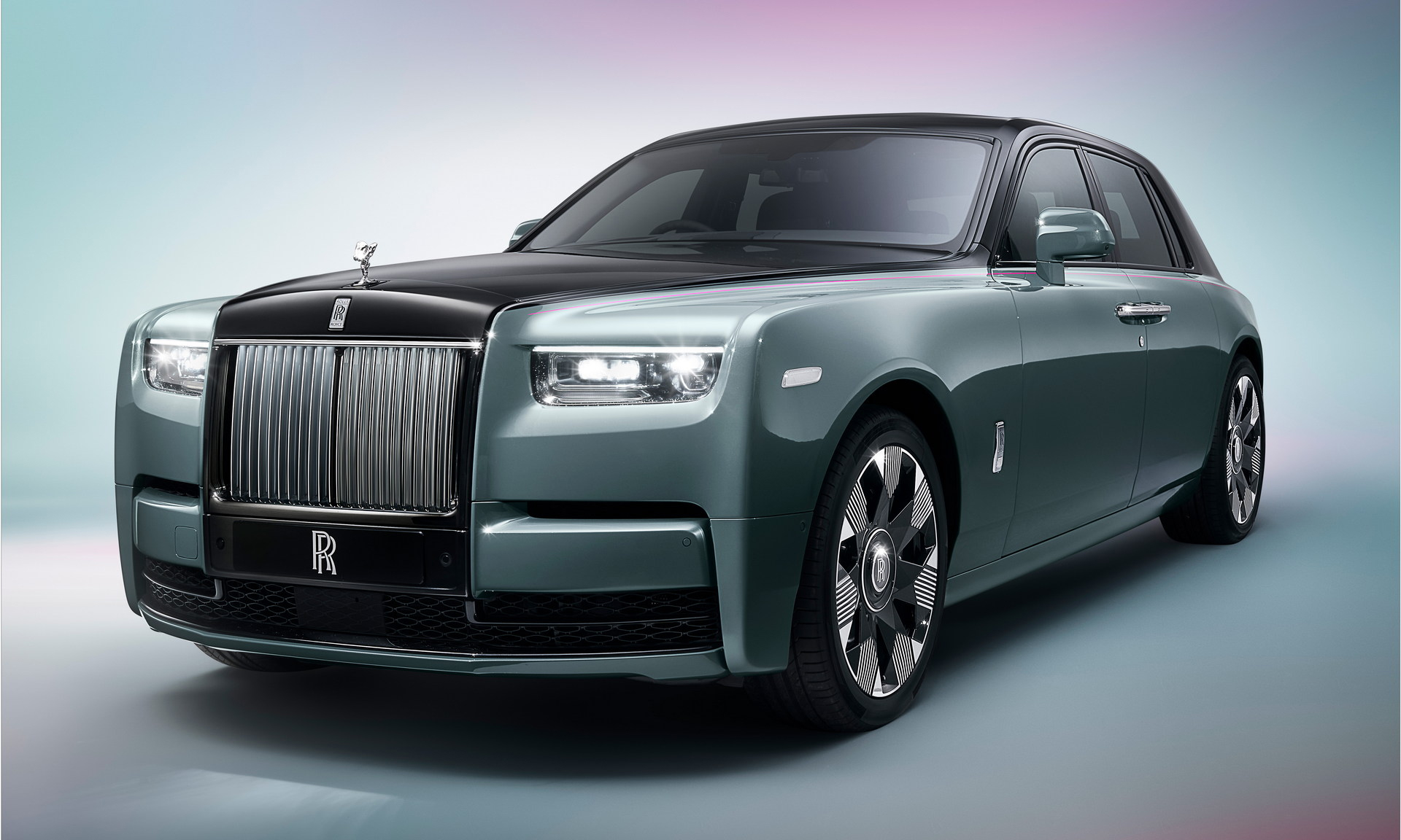 Khám phá hãng xe danh tiếng Rolls Royce với lịch sử hơn 100 năm