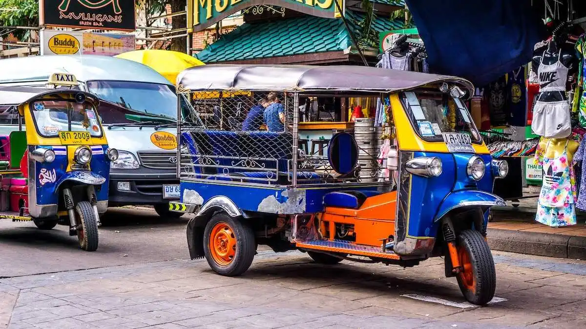 Xe túc túc – loại “ô tô 3 bánh” của Thái Lan